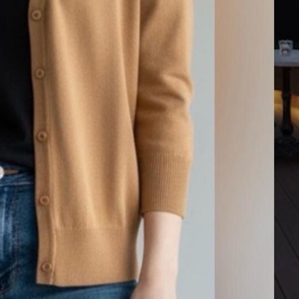 Fine Gauge Beige Cropped Button Cardigan NWT